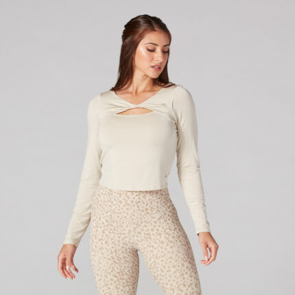 SS23_Apparel_Form-Cropped-Longsleeve_Latte_Front1